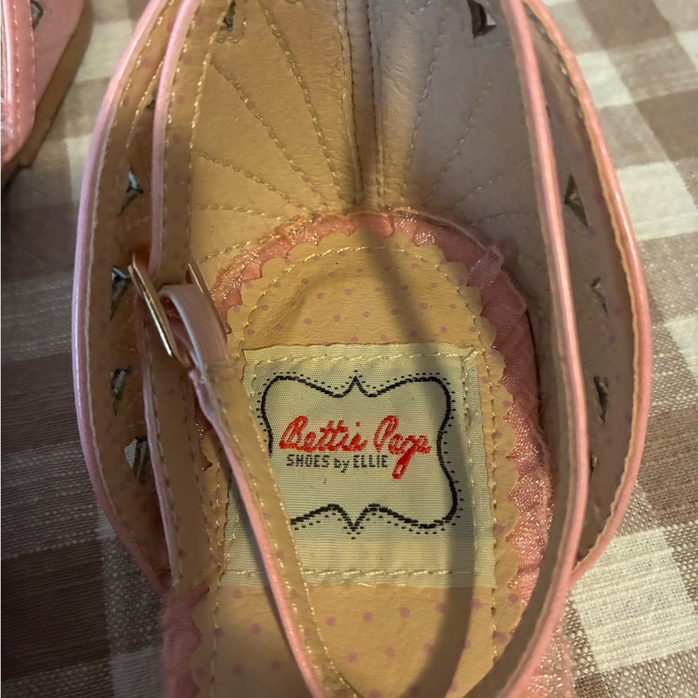 Size 10 Bettie Page by Ellie Pink Retro Open-Toe Sandals with Ankle Strap - Picture 3 of 5